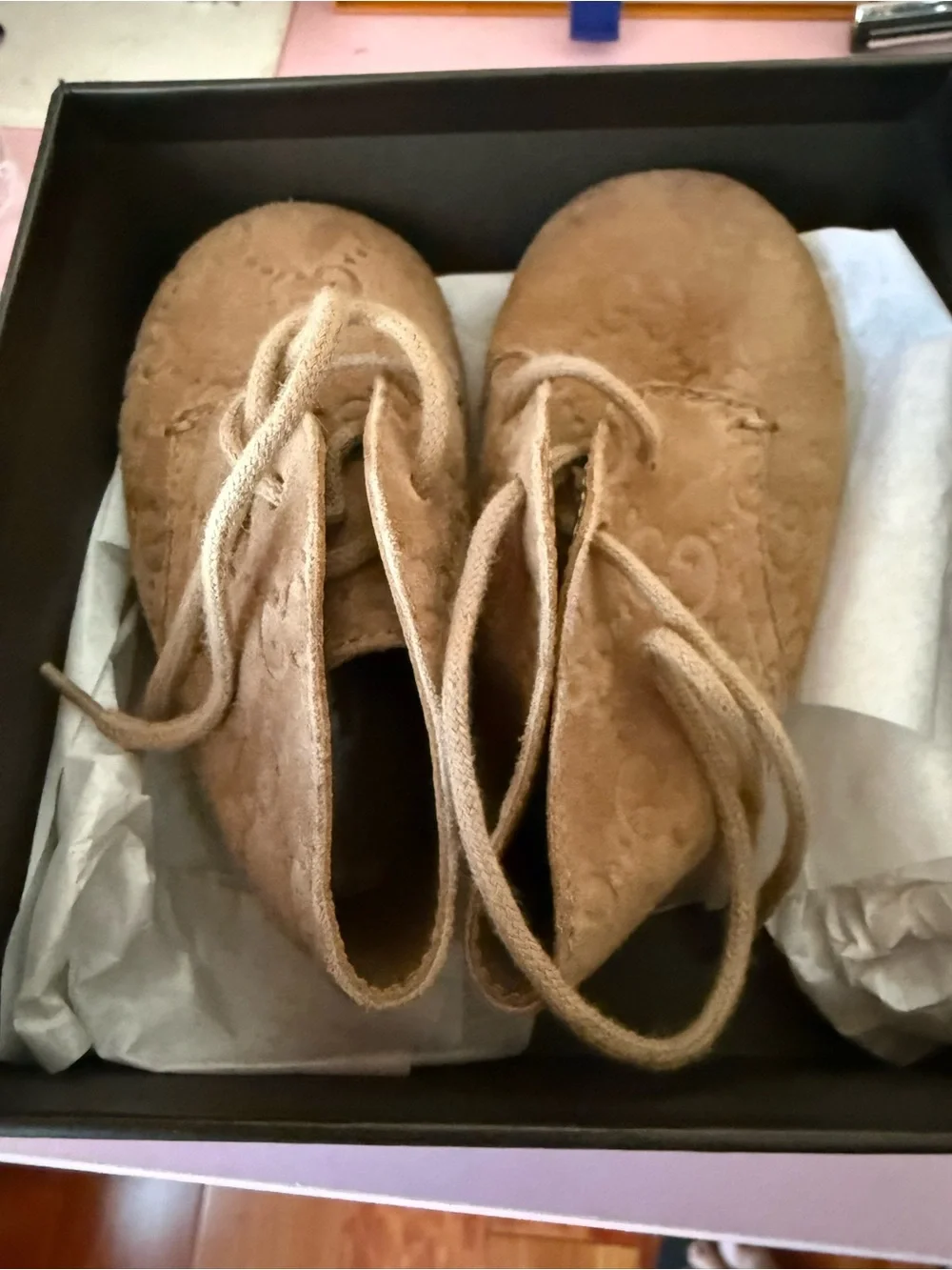 Gucci Tan Suede Infant Lace-Up Shoes with box